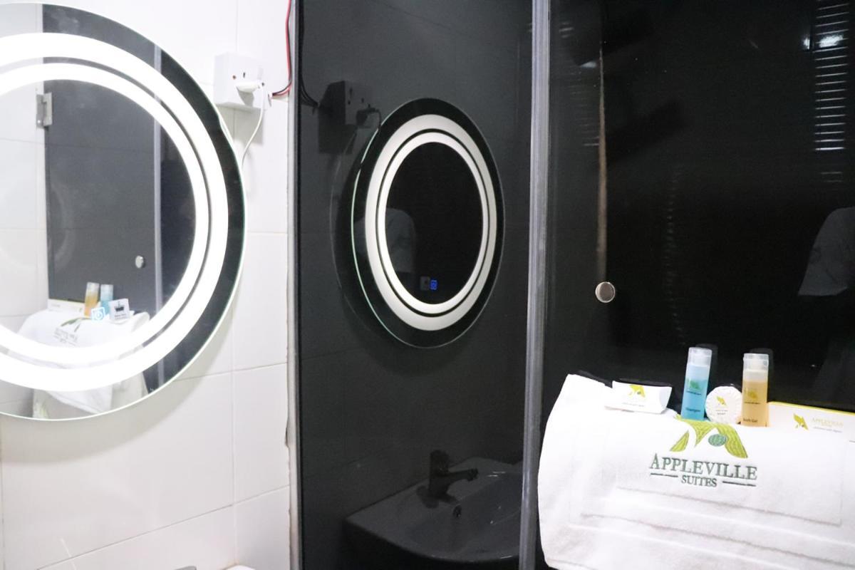 Appleville Suites Ikeja Buitenkant foto