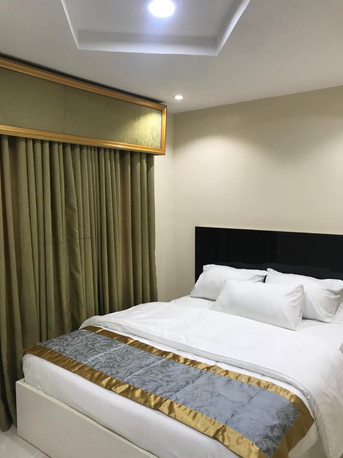 Appleville Suites Ikeja Buitenkant foto