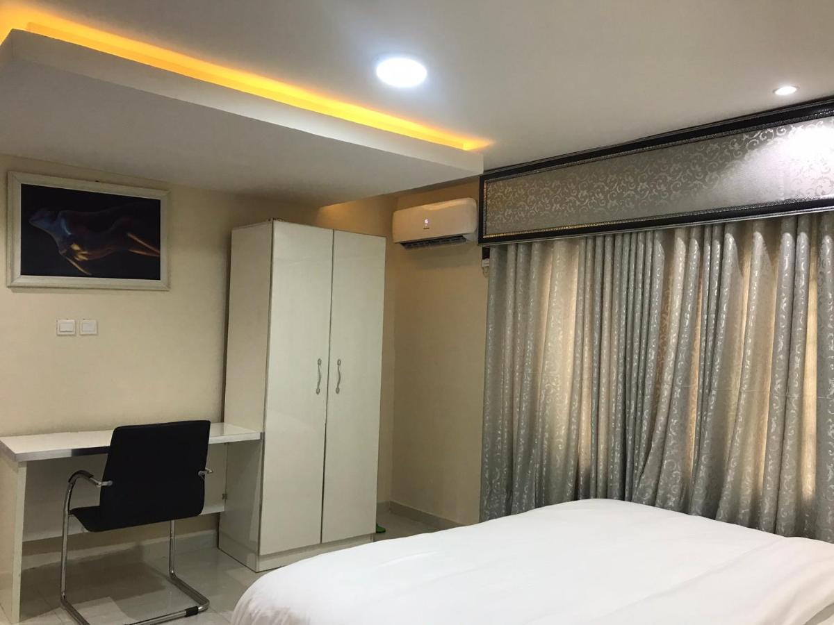 Appleville Suites Ikeja Buitenkant foto