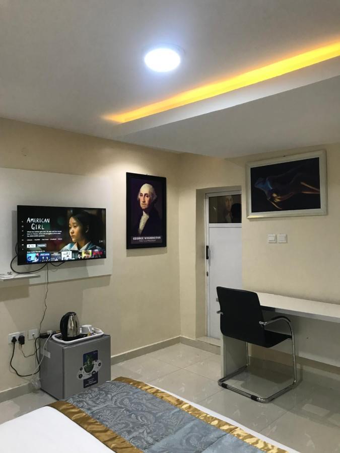 Appleville Suites Ikeja Buitenkant foto