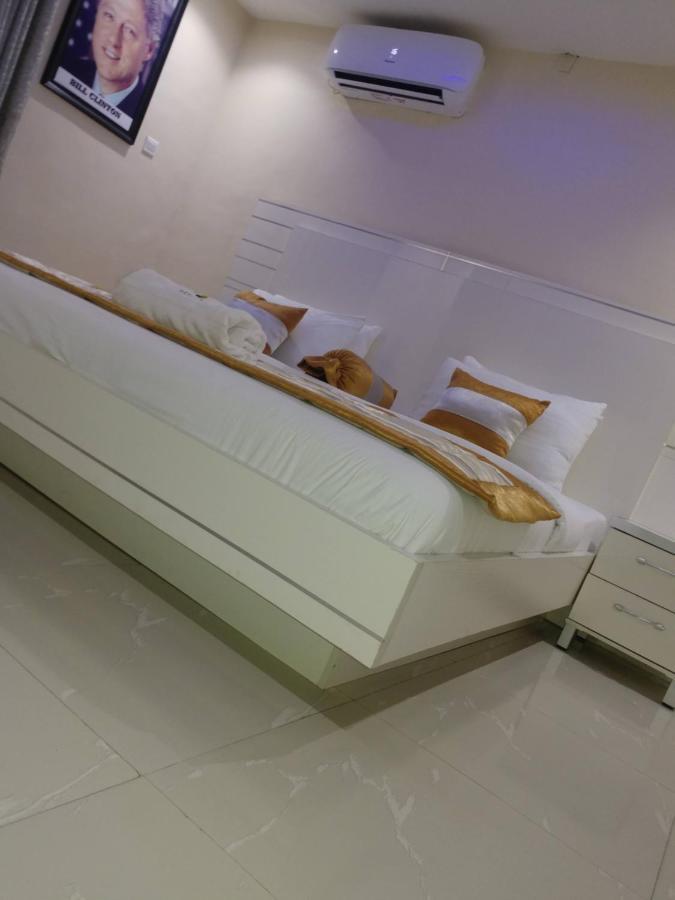 Appleville Suites Ikeja Buitenkant foto