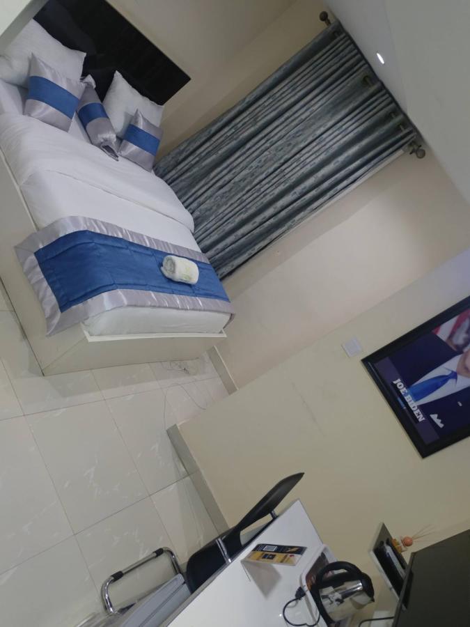 Appleville Suites Ikeja Buitenkant foto