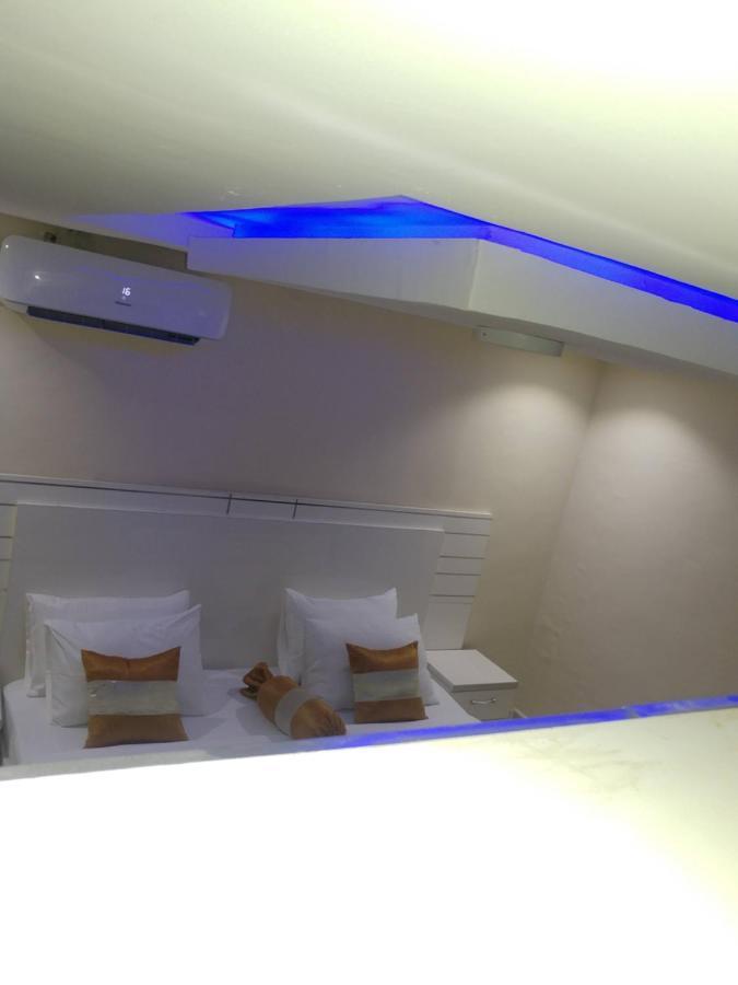 Appleville Suites Ikeja Buitenkant foto