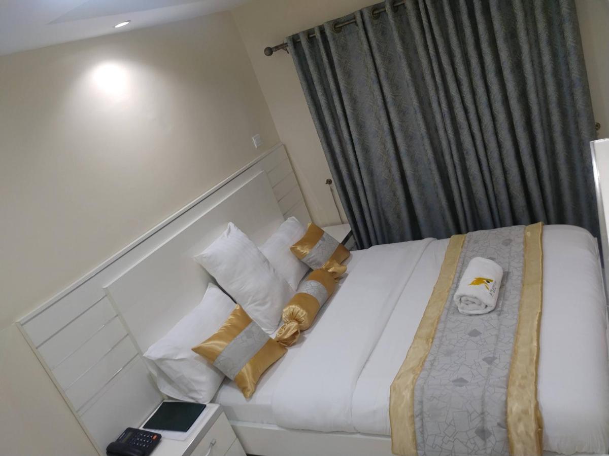 Appleville Suites Ikeja Buitenkant foto