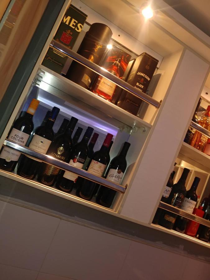 Appleville Suites Ikeja Buitenkant foto