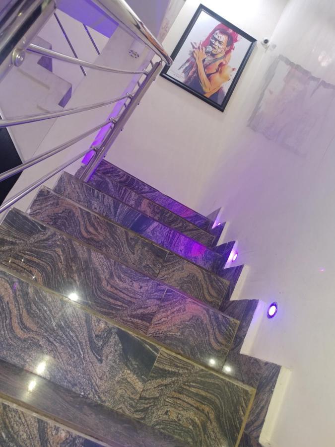 Appleville Suites Ikeja Buitenkant foto