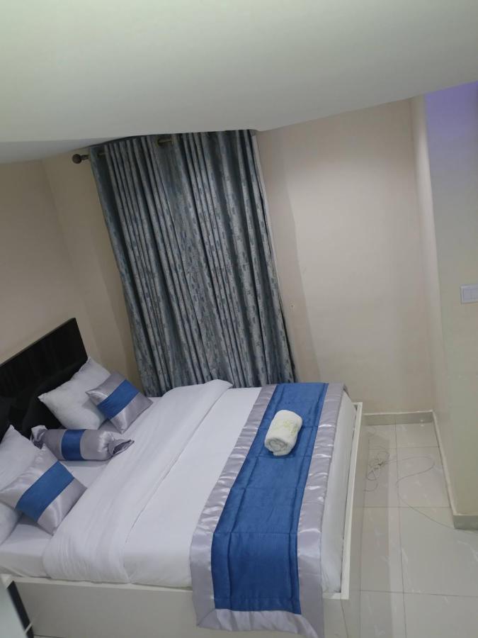 Appleville Suites Ikeja Buitenkant foto