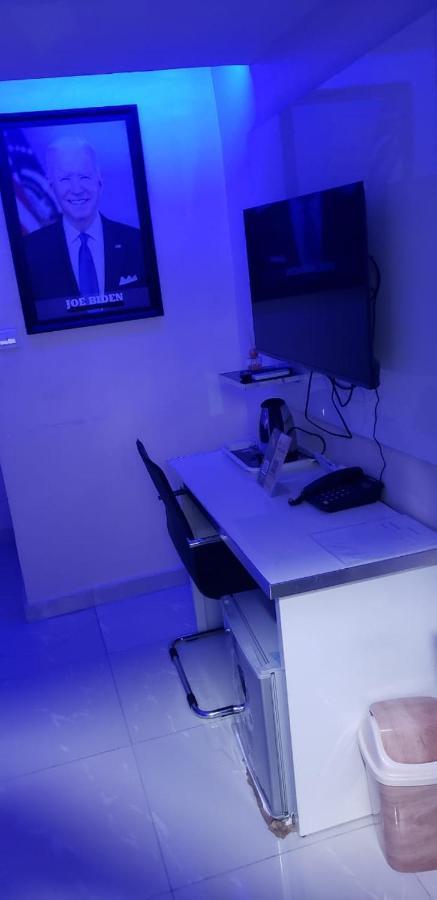 Appleville Suites Ikeja Buitenkant foto