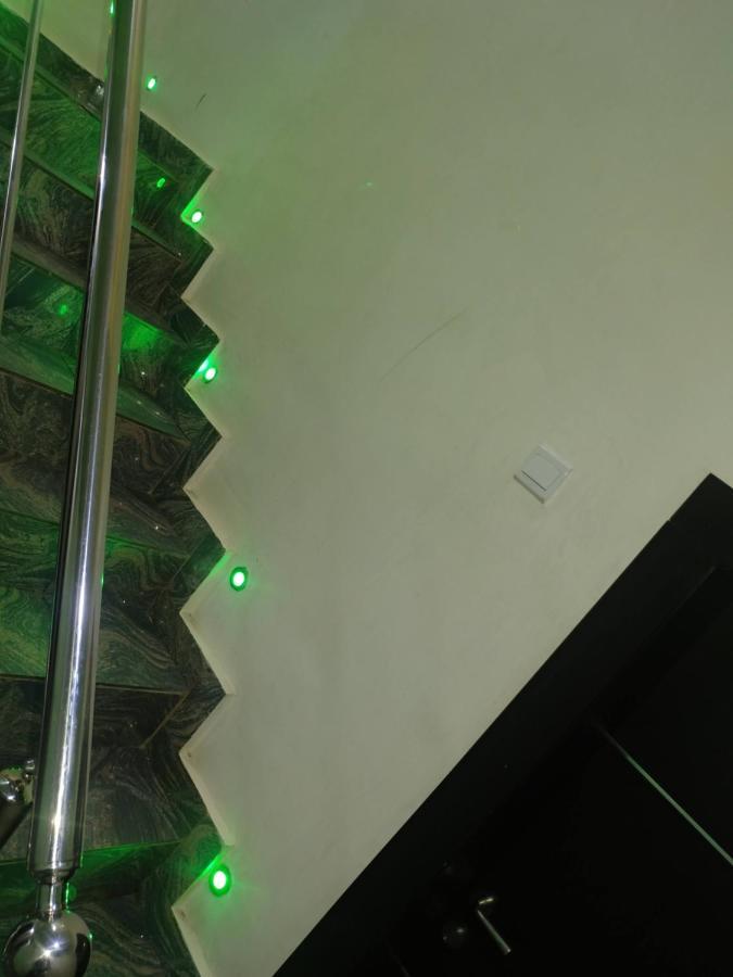 Appleville Suites Ikeja Buitenkant foto