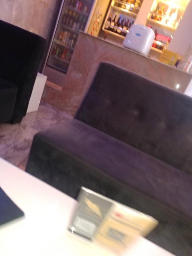 Appleville Suites Ikeja Buitenkant foto