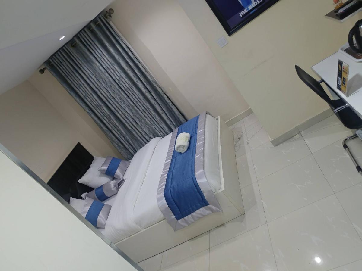 Appleville Suites Ikeja Buitenkant foto