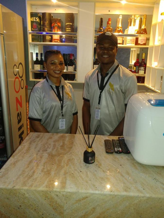 Appleville Suites Ikeja Buitenkant foto