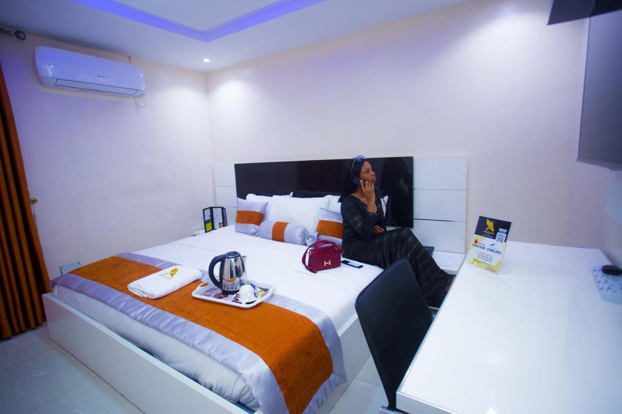 Appleville Suites Ikeja Buitenkant foto