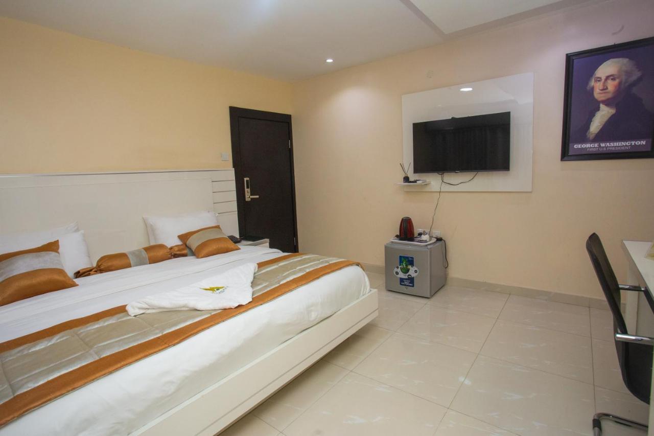 Appleville Suites Ikeja Buitenkant foto